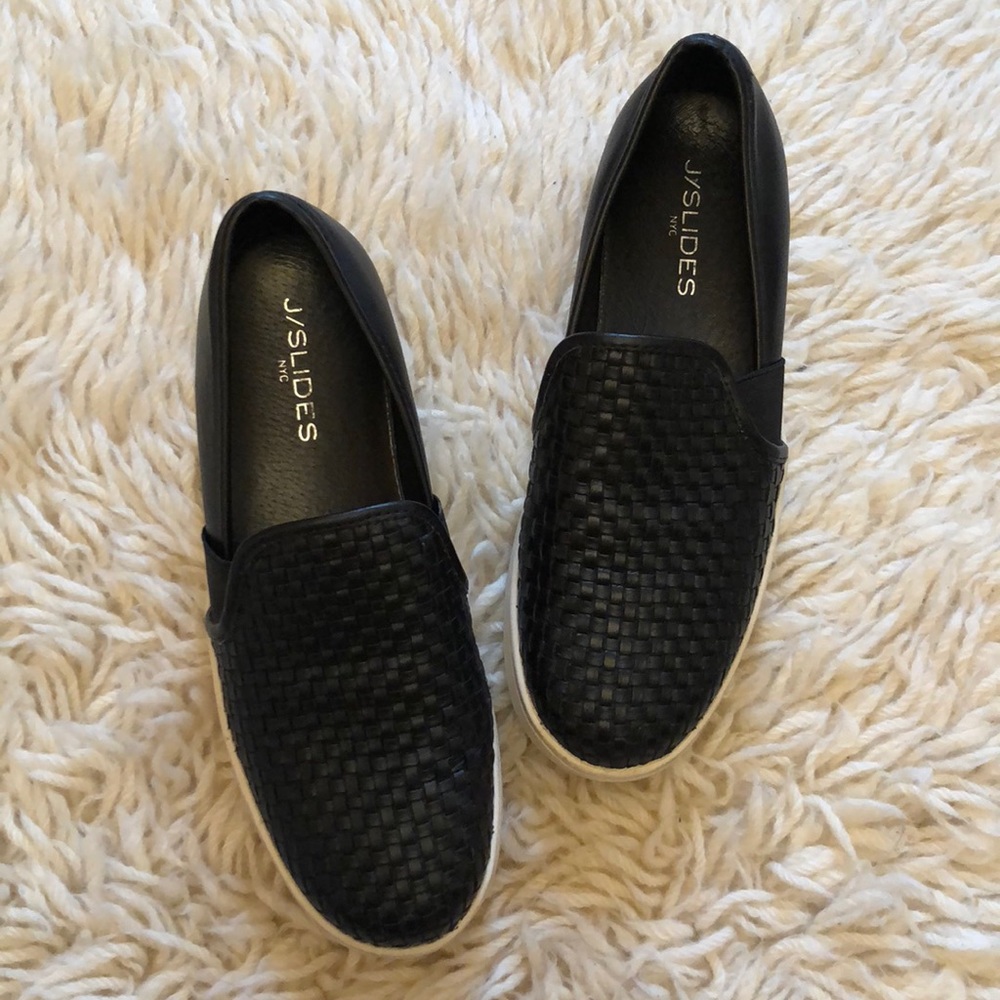 Black J slides flats